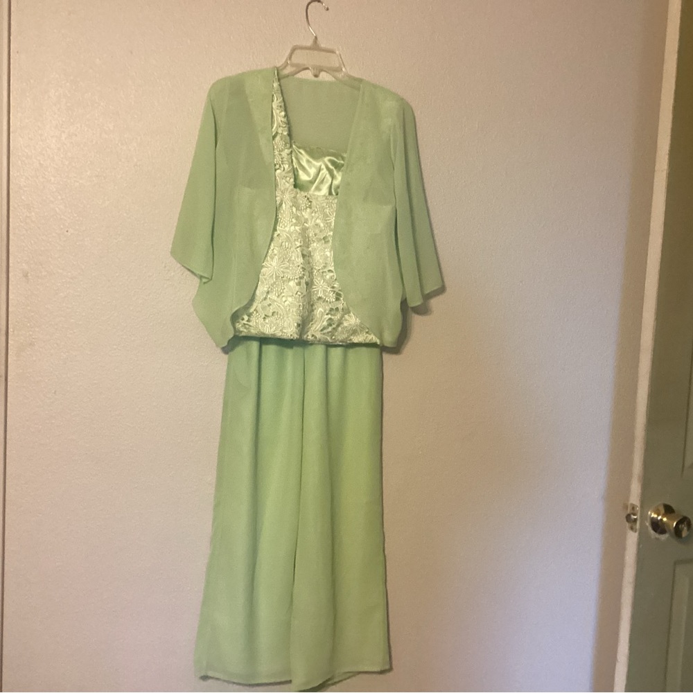 Never worn palazzo pants beautiful embroidered top and matching overlay